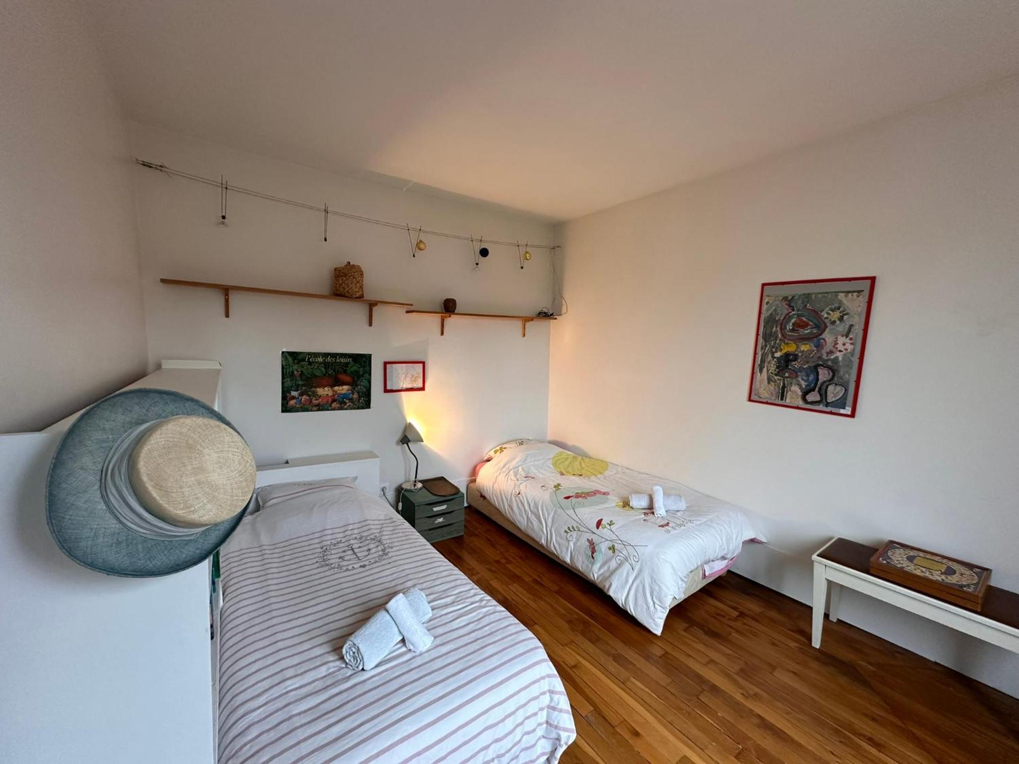 *countryside In Town * Close To Paris* Holiday home
