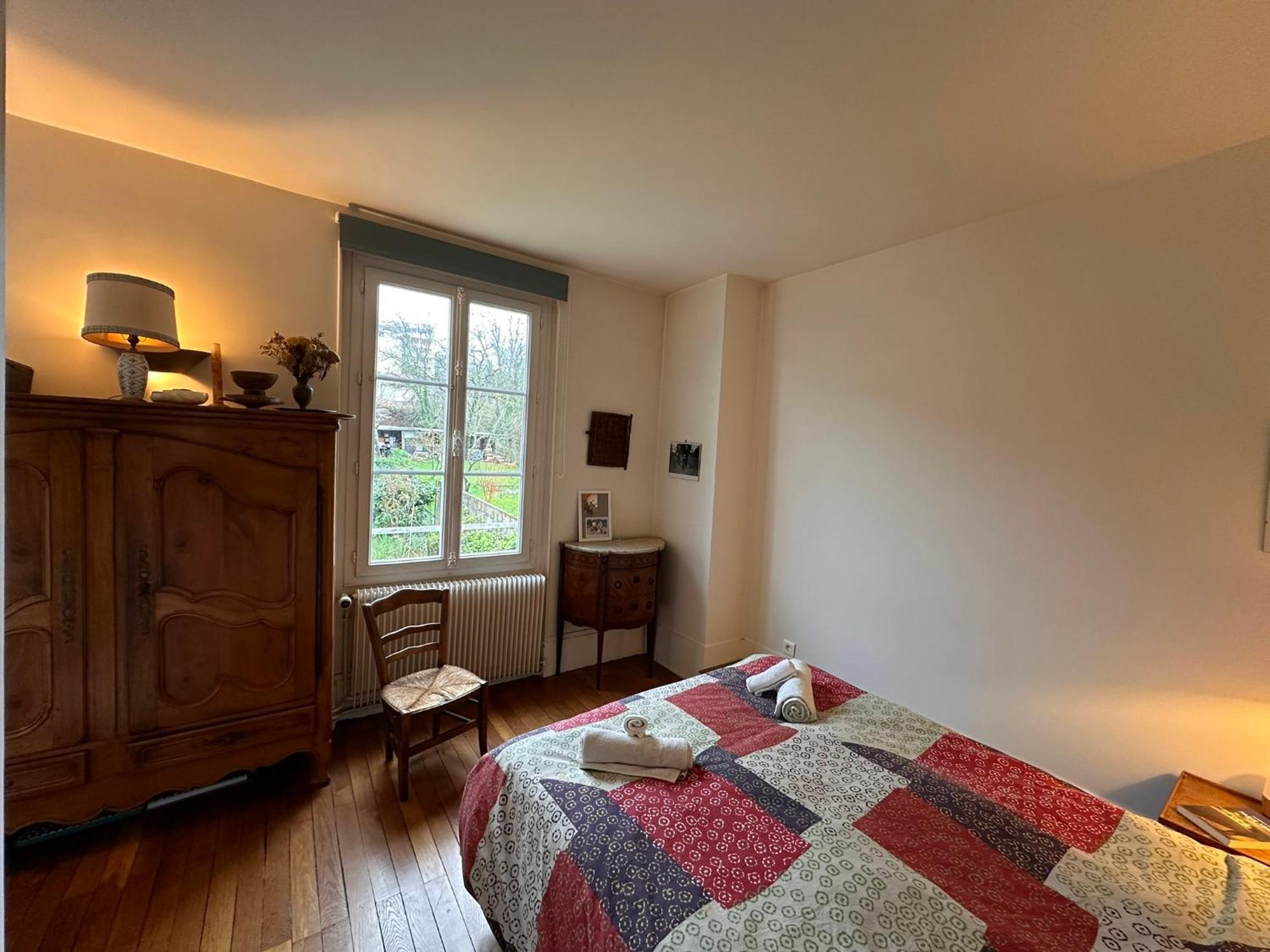 Holiday home *countryside In Town * Close To Paris* *